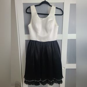 Womens size 6 HUSH brand semi formal dress